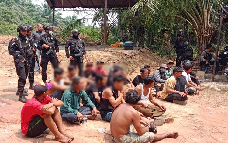 Klaim Sudah Lakukan Pengamanan Sesuai SOP, Polisi juga Sita Bom Molotov hingga Senjata Laras Pendek