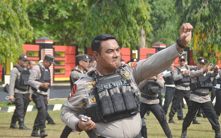 Kapolres Barito Timur Pimpin Latihan Rutin Senam Borgol