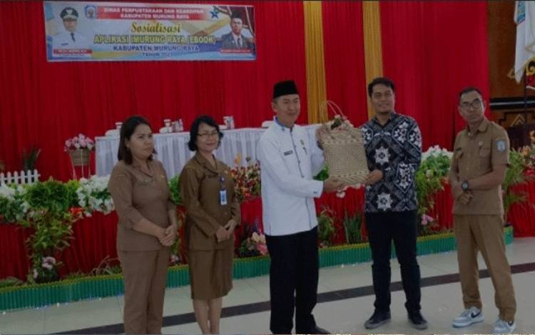 Dispersip Murung Raya Sosialisasi Aplikasi iMurung Raya untuk Pengelola Perpustakaan