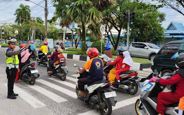 Satlantas Polresta Palangka Raya Gelar Pengaturan Arus Lalu Lintas di Lima Zona