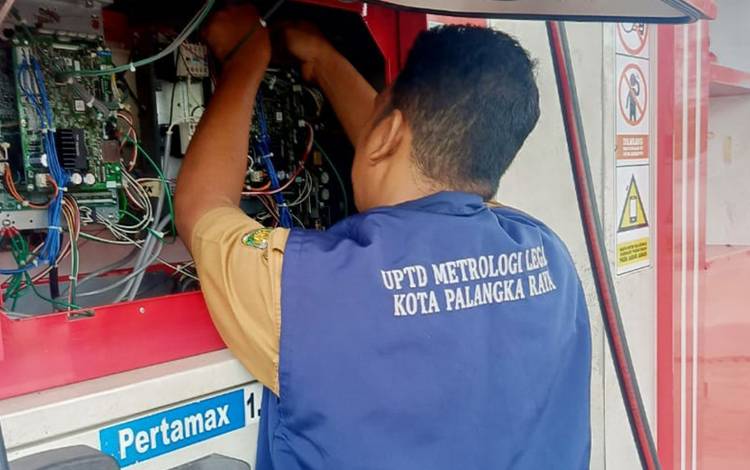 UPTD Metrologi Legal Palangka Raya Tera Ulang SPBU di Titik Nol