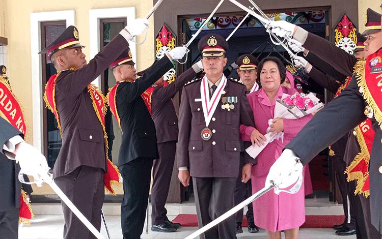 Polda Kalteng Gelar Wisuda Purna Bakti untuk Menghormati Personel yang Purna Tugas