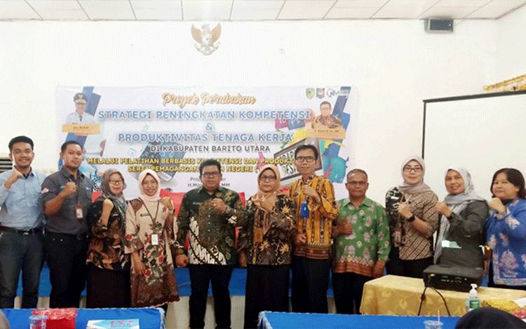 Kepala Disnakertranskop UKM Barito Utara Susun Projek Perubahan