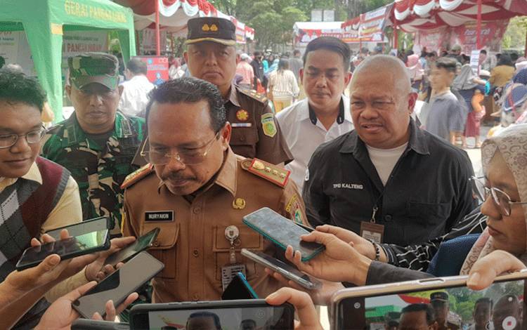 Sekda Kalteng Prihatin Terhadap Masyarakat Terdampak Kemacetan Jalan Tumbang Nusa