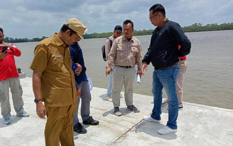 Dislutkan Kalteng Pastikan Pelabuhan Perikanan Kuala Pembuang Sesuai Rencana  ?