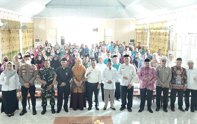 Pj Bupati Kapuas Buka Sosialisasi Sertifikasi Produk Halal yang Digelar MES