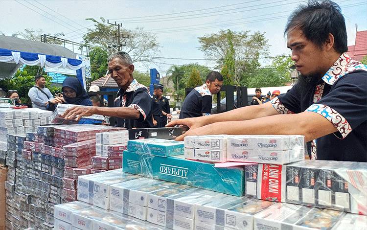 Rokok Ilegal Terdeteksi Masuk Kotim Manfaatkan Sistem Perdagangan E-Commerce