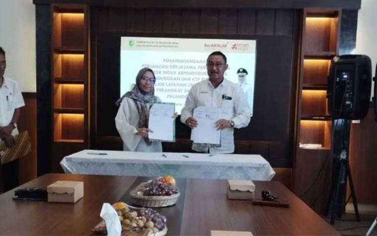 7 Dinas di Pemko Palangka Raya Teken MoU Pemanfaatan Data Kependudukan