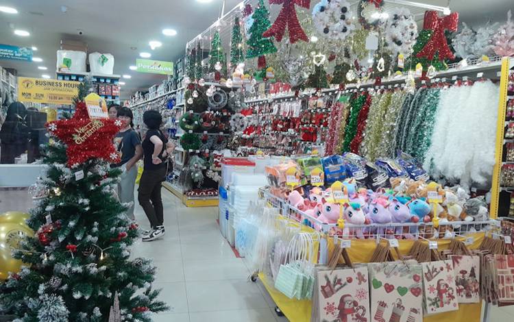Pernak Pernik Natal Sudah Mewarnai Ritel Perbelanjaan?