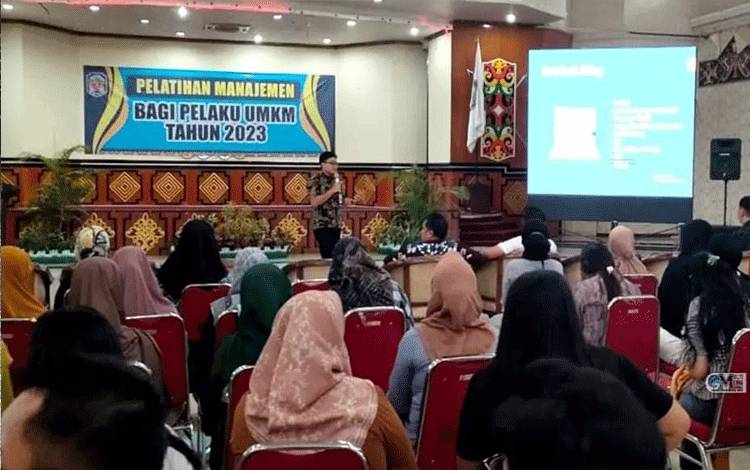 UMKM Murung Raya Dilatih Menggunakan Manajemen Profesional