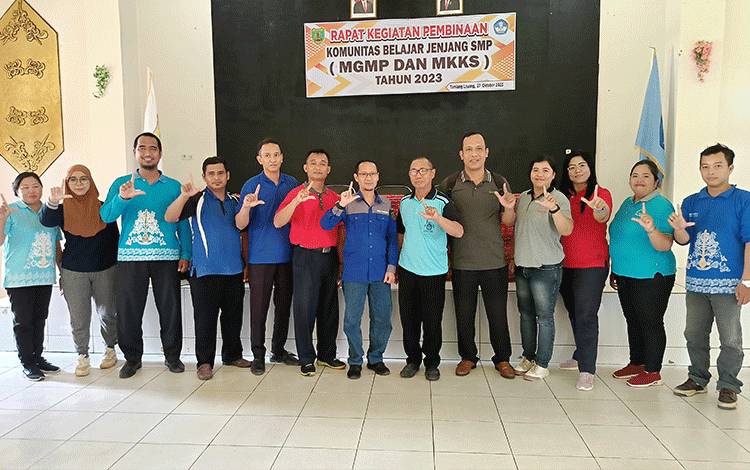Dinas Pendidikan Barito Timur Lakukan Pembinaan Komunitas Belajar Jenjang SMP