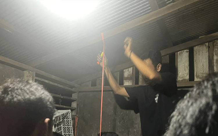 Perempuan di Kapuas Ditemukan Bunuh Diri di Toilet Kamar Kos