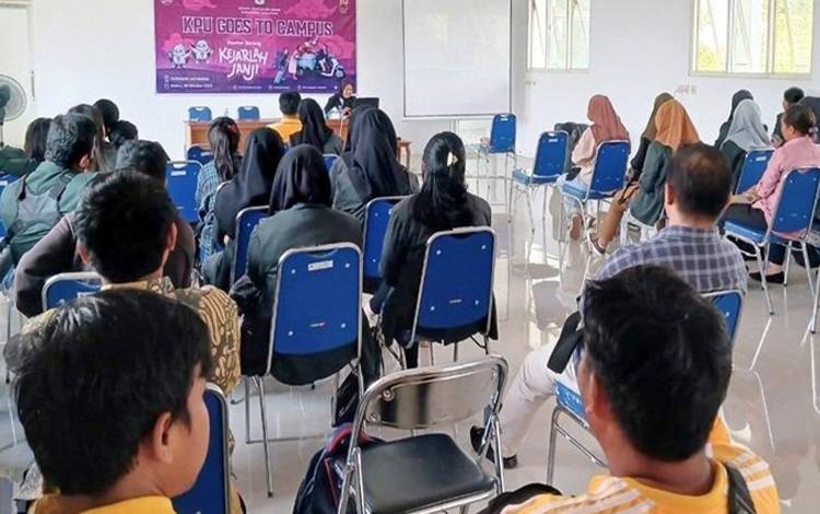 KPU Lamandau Nobar dengan Kaum Milenial