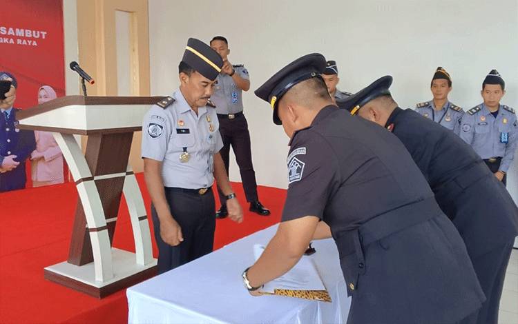 Kemenkumham Kalteng Gelar Serah Terima Jabatan Kepala Rutan Palangka Raya