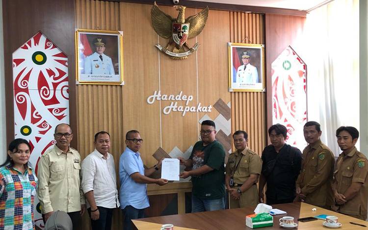 Tantawi Jauhari Resmikan Kepengurusan IJTI Kabupaten Pulang Pisau