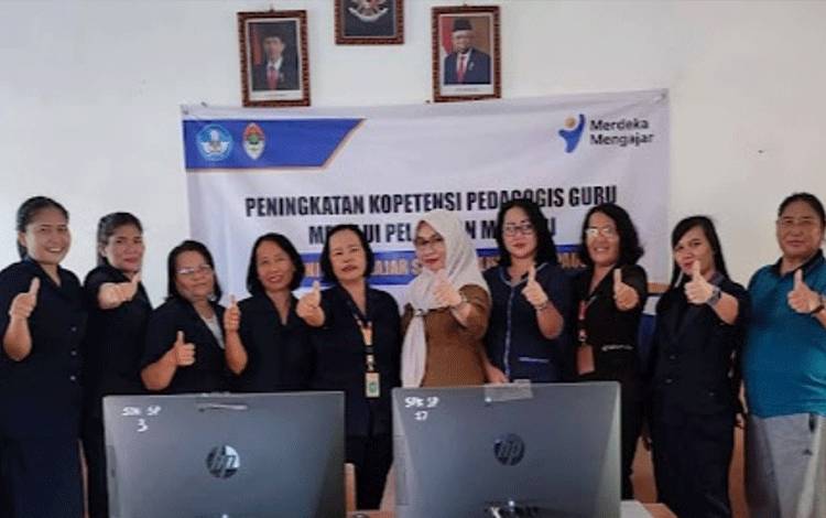 SLCC PGRI Kapuas dan SDS Katolik Adakan Pelatihan Tingkatkan Kompetensi Pedagogis Guru