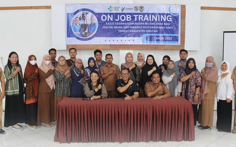 Pj Sekda Seruyan Buka On Job Training Kegawatdaruratan Ibu dan Anak