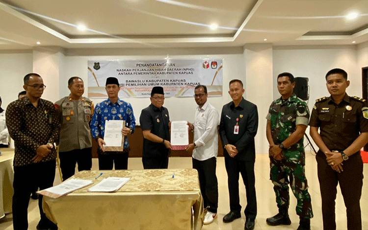 NPHD Pilkada 2024 Ditandatangani, Pj Bupati Kapuas Harapkan KPU dan Bawaslu Maksimalkan Penggunaannya