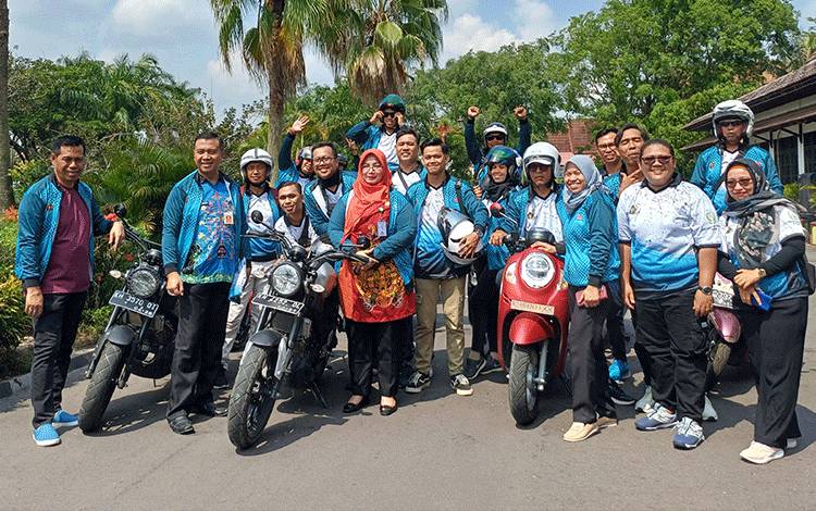 Wakil Bupati Berangkatkan Kontingen PWI Kotim Menuju Porwada