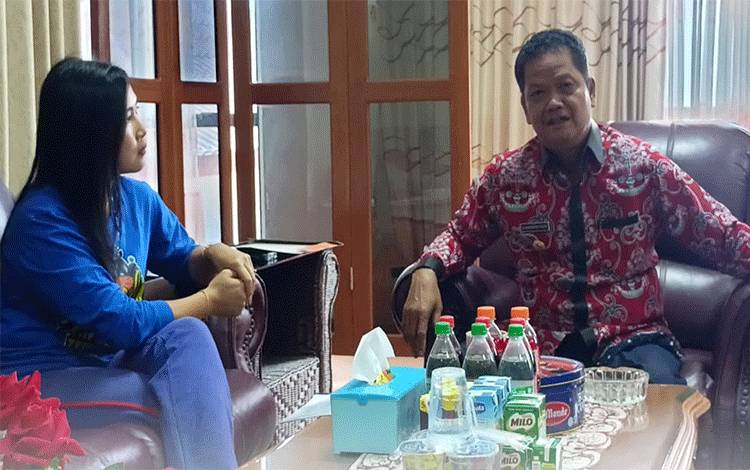 Pj Bupati Seruyan Apresiasi Keberhasilan Guru SLB N-1 Kuala Pembuang Raih Beasiswa ke University of Melbourne