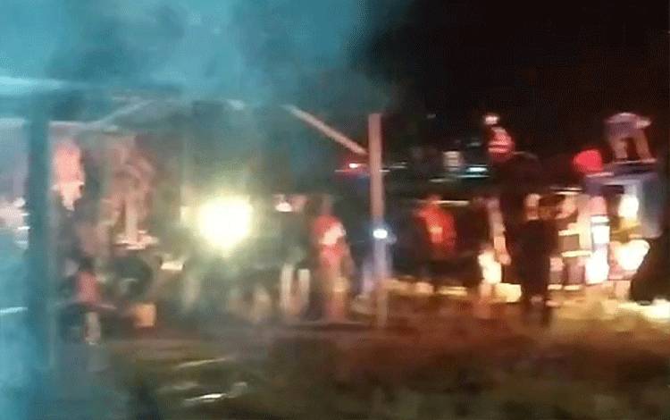 Rumah Ludes Terbakar, Warga Ampah Kota Ini Alami Kerugian Puluhan Juta Rupiah