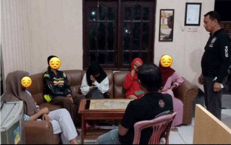 Dua Remaja Putri Berkelahi yang Videonya Viral di Pangkalan Bun Dipanggil Polsek Arsel, Kronologi Peristiwanya Begini