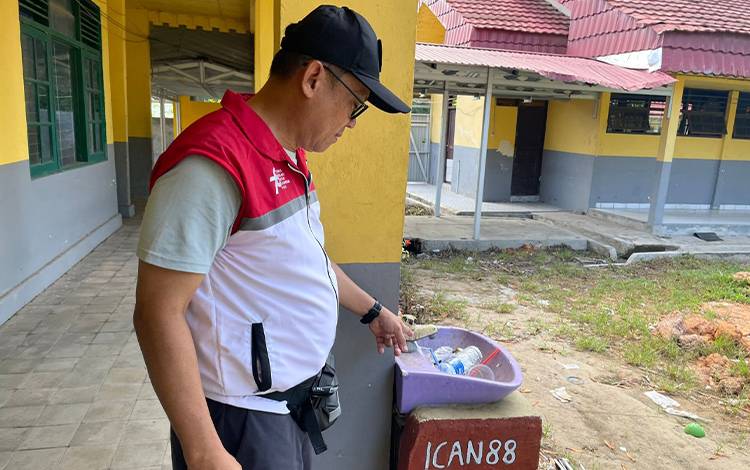 Begini Cerita Pj Bupati Barito Timur tentang Kesadaran Warga Buang Sampah dan Kondisi Lingkungan SMAN 1 Tamiang Layang