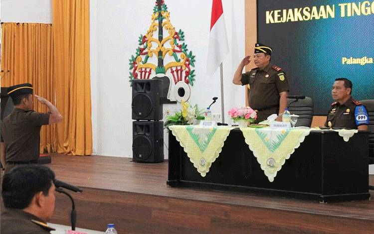 Kajati Minta Peningkatan Kedisiplinan dan Kinerja Pegawai Kejaksaan Tinggi Kalteng
