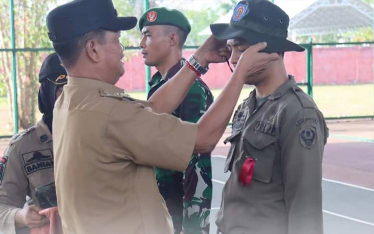 Pj Bupati Seruyan Buka Kegiatan Latapgar Anggota Satpol PP
