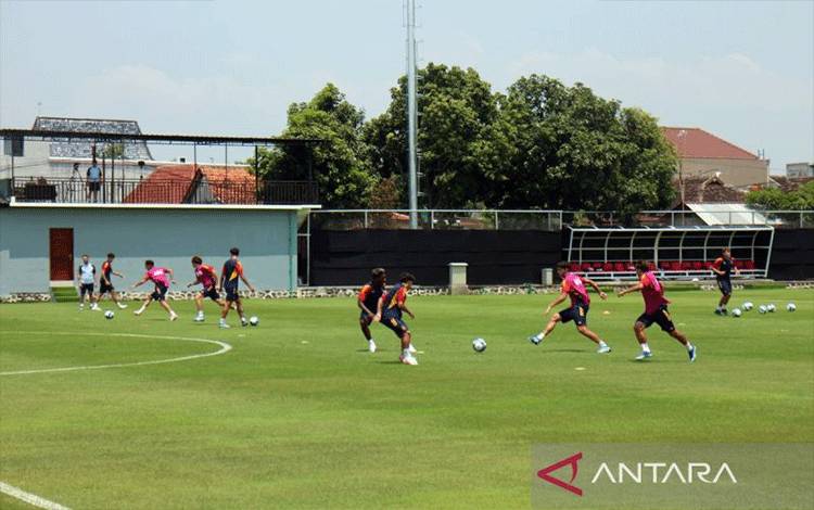 Timnas U-17 Spanyol Latihan Perdana di Lapangan Blulukan Karanganyar