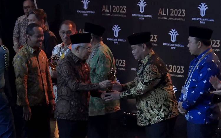 Pemkab Kotim Meraih Penghargaan Terbaik Ketiga Anugerah Layanan Investasi 2023