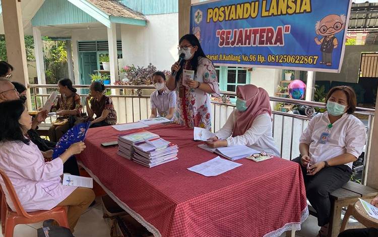 Penting Jaga Pola Hidup Sehat di Usia Senja  ?