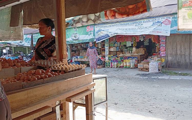 Pedagang Masih Andalkan Peternak Lokal untuk Pasokan Telur Ayam Ras