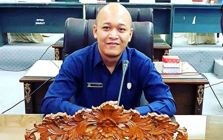 Dewan Apresiasi Disnakertranskop UKM Barito Utara Gelar Pelatihan Kerajinan Anyaman Rotan