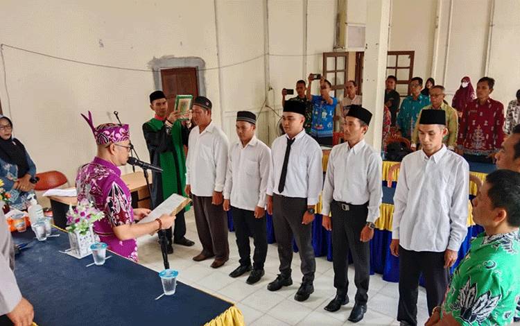 Ini Pesan Camat Kapuas Timur Kepada Anggota BPD yang Baru Dilantik