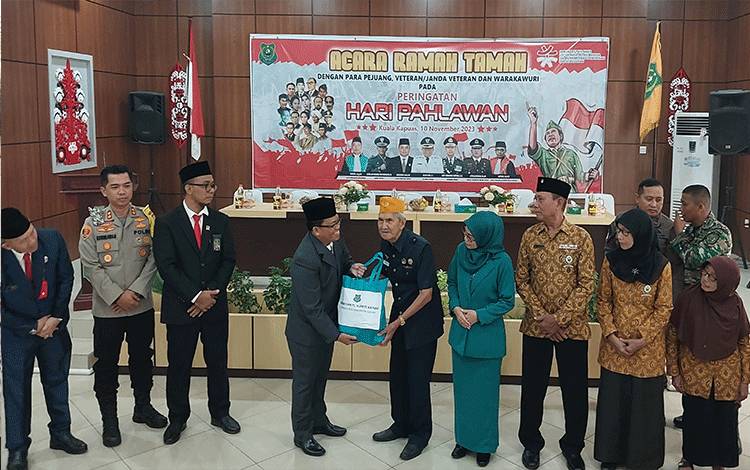 Momen Hari Pahlawan, Pj Bupati Kapuas Usulkan Veteran Dapat Program Bedah Rumah
