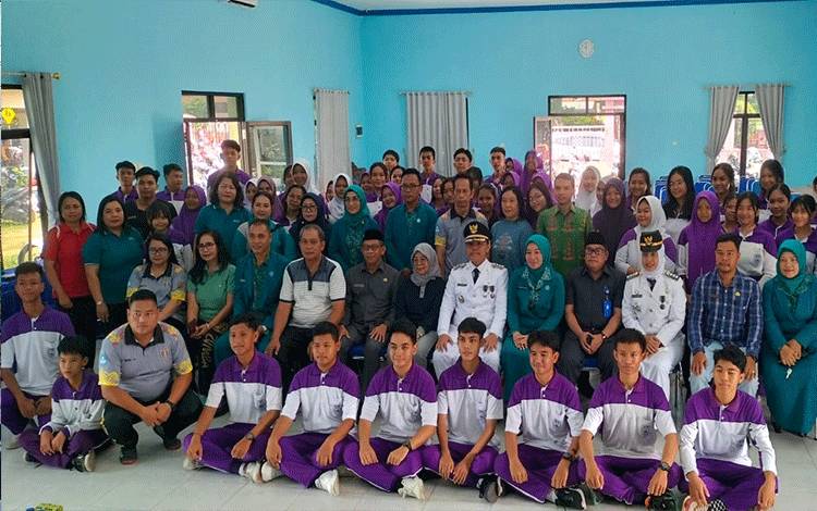 Pj Bupati Barito Selatan Beri Motivasi Kepada Siswa SMAN 1 Buntok