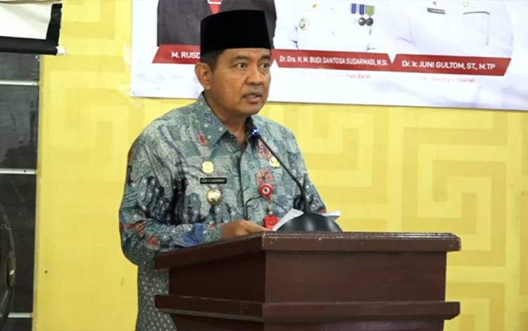 Pj Bupati Minta Satpol PP Berantas Peredaran Miras di Kobar
