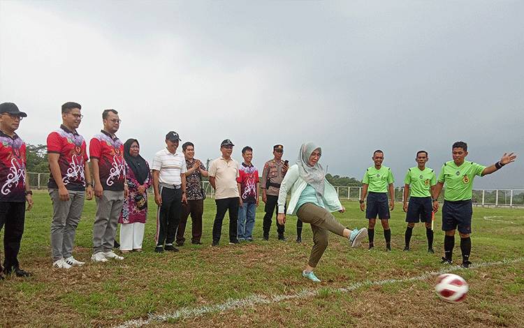 Pj Bupati Pulang Pisau Buka Turnamen Bupati Cup 2023
