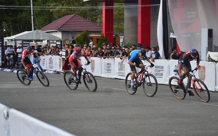 Dara Latifah Harumkan Nama Indonesia Diajang UCI MTB Eliminator World Championship