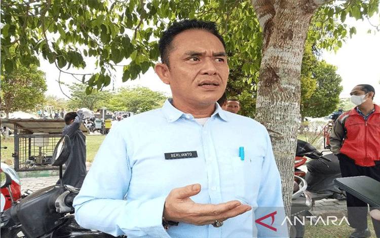 Satpol PP Palangka Raya Pindahkan PKL ke Datah Manuah