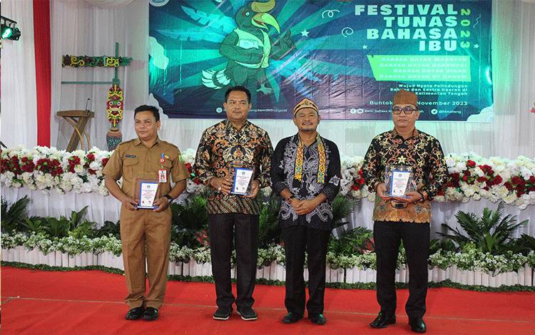 Pelestarian Bahasa dan Sastra Daerah Sesungguhnya Berada di Pundak Pemerintah Daerah