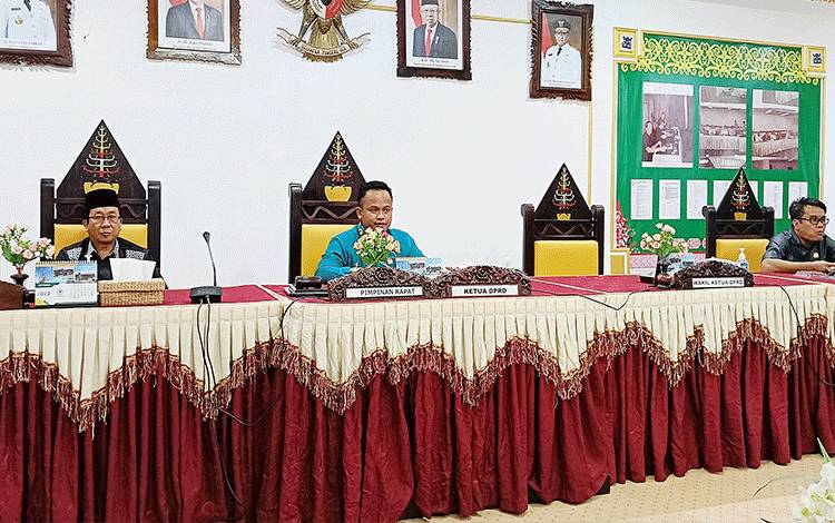 Sekda Bartim Bacakan Jawaban Kepala Daerah Atas Pemandangan Umum Fraksi Pendukung Dewan