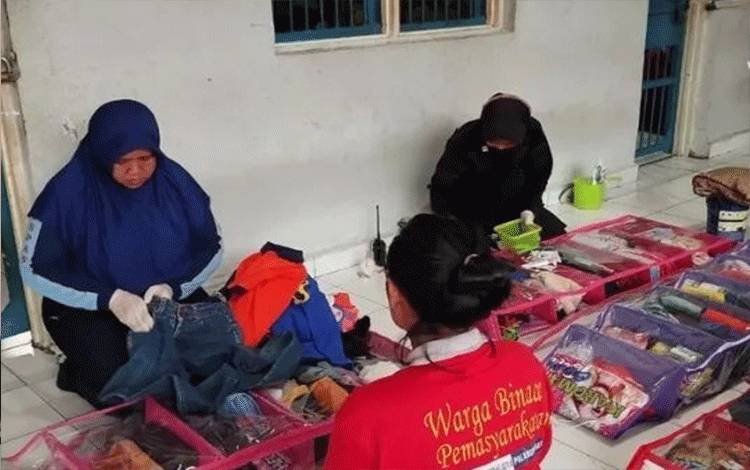 Razia Kamar di Lapas Perempuan Palangka Raya Langkah Preventif Jaga Keamanan