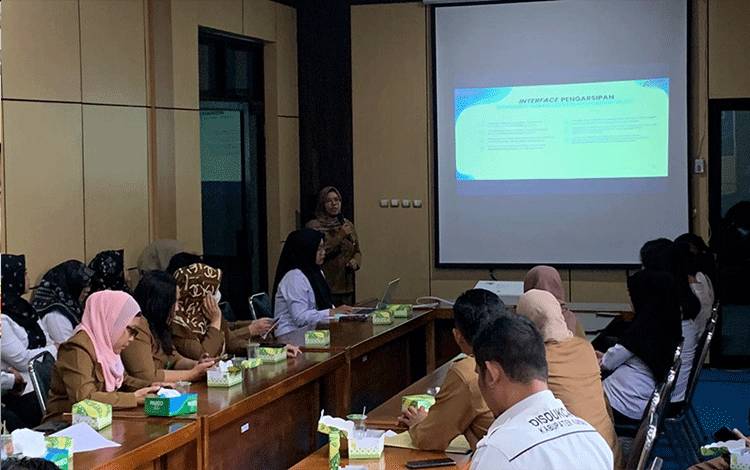 Disdukcapil Kapuas Sosialisasi Pengelolaan Arsip Dokumen