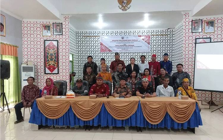 LPT-IK Mura Gelar Penyusunan Buku Panduan Upacara Keagamaan Hindu Kaharingan