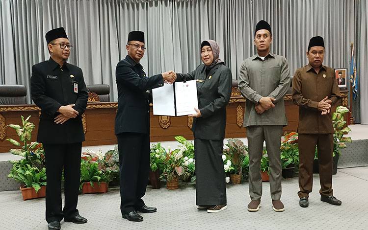 Ini Jawaban Bupati atas Pendapat Akhir Fraksi DPRD terhadap Raperda PAUD dan Ketentraman Umum