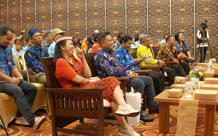 Kolaborasi Pemerintah Pusat dan Daerah Ciptakan Ketertiban Berbahasa