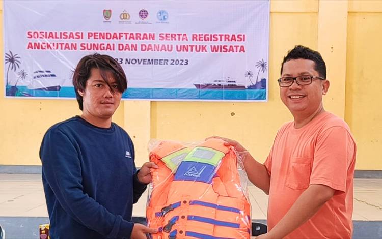 Disbudpar Tingkatkan Pemahaman Pelaku Usaha Kapal Susur Sungai
