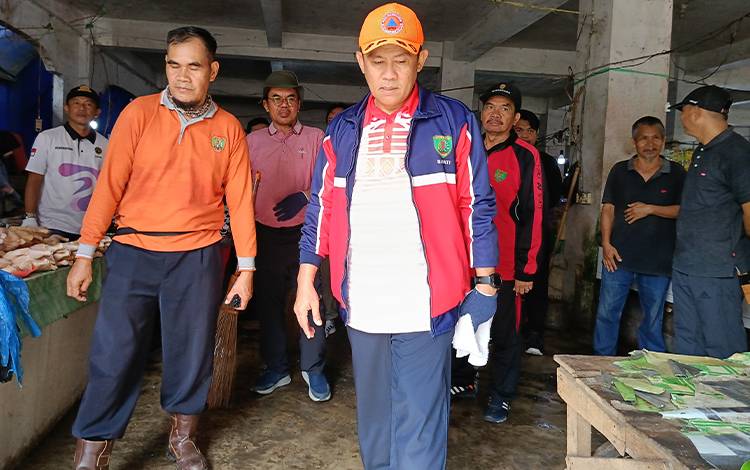 Pj Bupati Barito Timur Akan Evaluasi Penataan Pasar Tamiang Layang